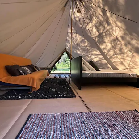 La Kahute - Tente Tipi Au Coeur De La Foret Campeggio