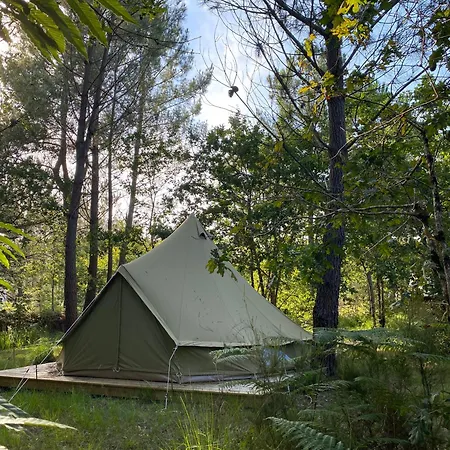 La Kahute - Tente Tipi Au Coeur De La Foret キャンプ場