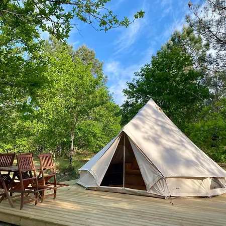 La Kahute - Tente Tipi Au Coeur De La Foret キャンプ場
